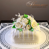 Торт на день рождения белые розы № 174 Т