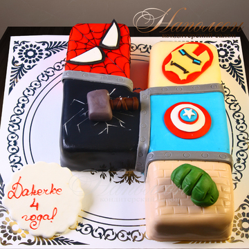 Торт с супергероями №  466 Д