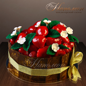 Торт на день рождения ягоды в корзине № 189 Т